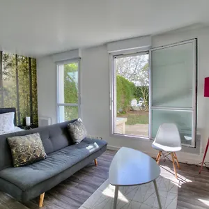 Appartement Grand Studio Avec Jardin Et Parking - Paris Orly, Viry-Châtillon